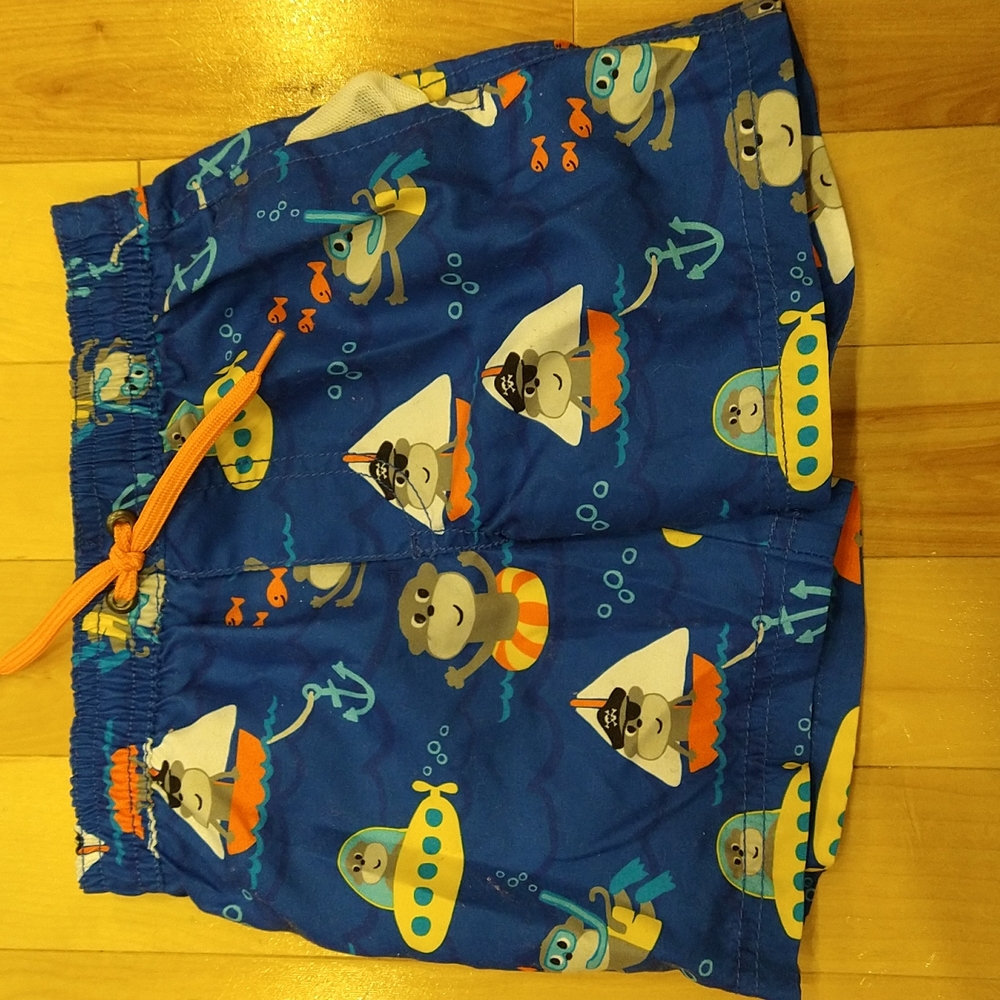 3/20$ 2T swim short with animals sailing in submarine fishes snorkeling